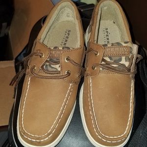 Sperry g intrepid size 2.5